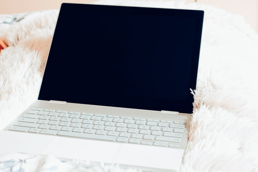Photo Checklist: What to consider before shopping for electronics online
